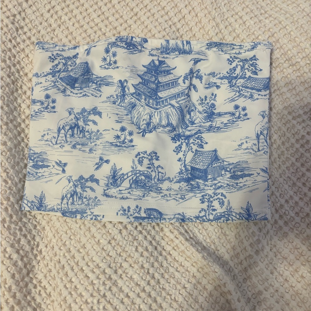 Cute Edikted tube top delft print
